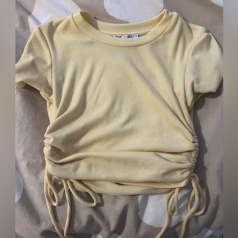 Zara Women’s Scrunched up Top